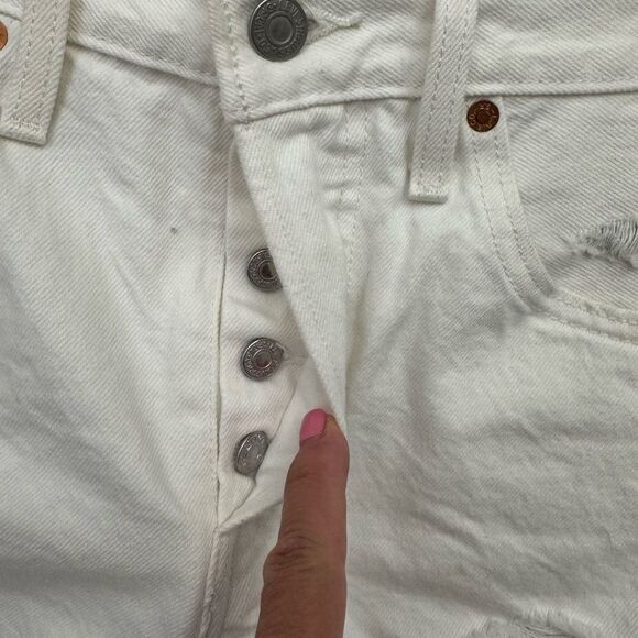 Levi's Women's 501 White Raw Hem Distressed Jean Shorts Size 26 - Picture 7 of 8
